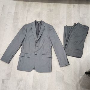 Perry Ellis grey blazer dress pants suit set